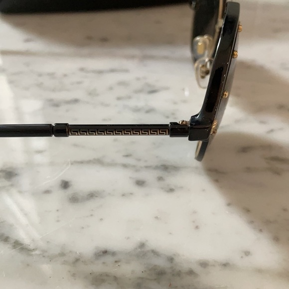Versace sunglasses - Picture 3 of 3